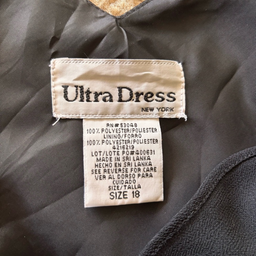 Vintage Asymmetric Black Ruffle dress - Picture 4 of 4